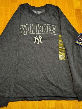 NWT New York Yankees MLB Sweatshirt Medium Charcoal Gray Campus Lifestyle 2024